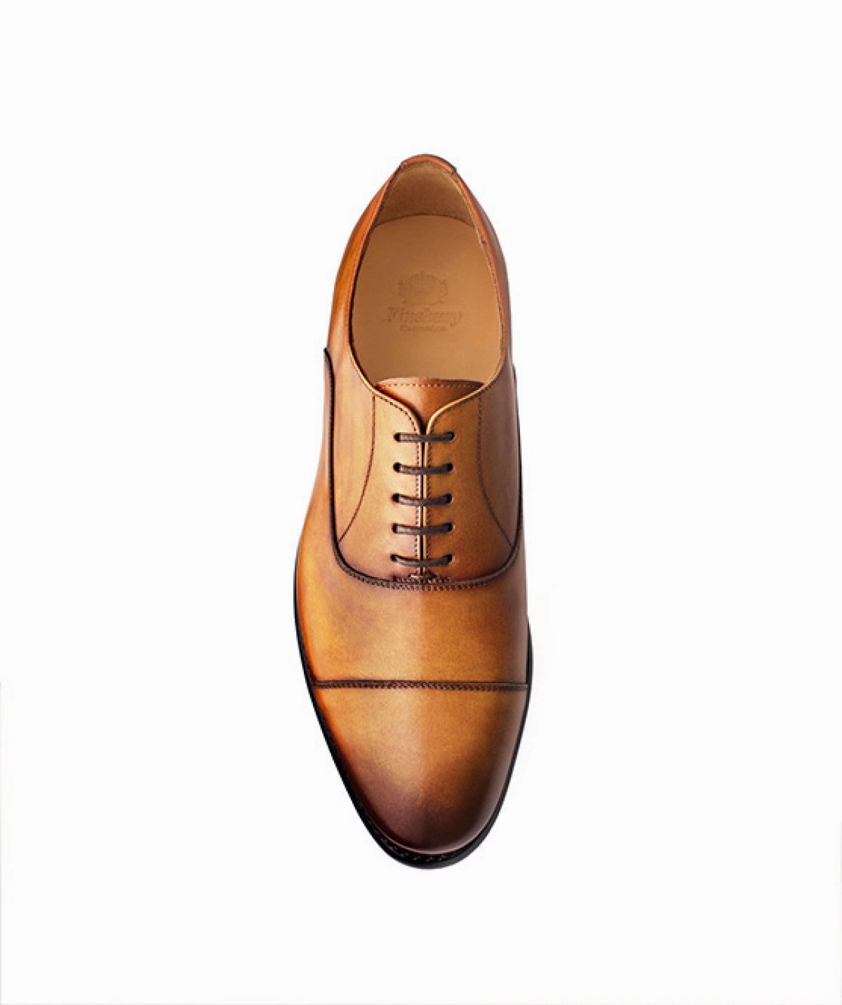 Richelieu Oxford Gold Patina Seamless Lifestyle
