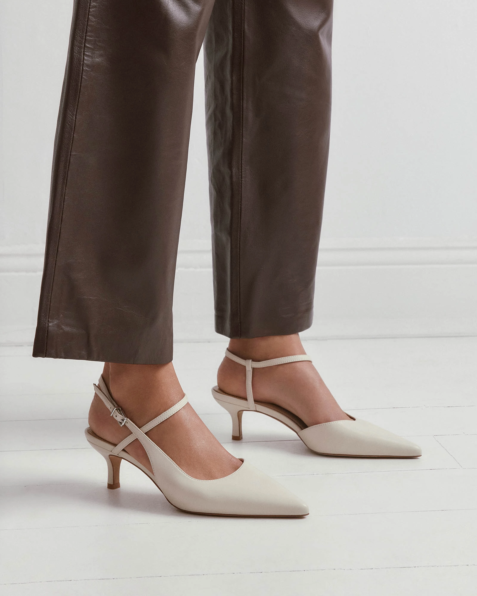 Wear The Moment Ricki Mid Heels Off White Leather