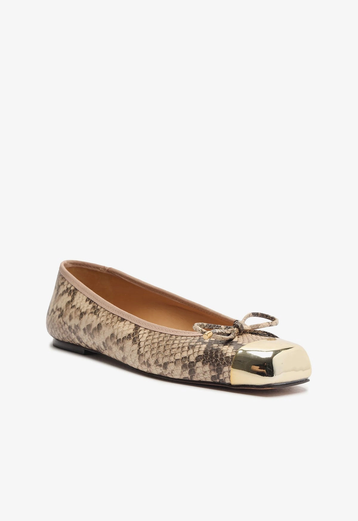 Express In Ease Movement-Inspired Sae Leather Flat