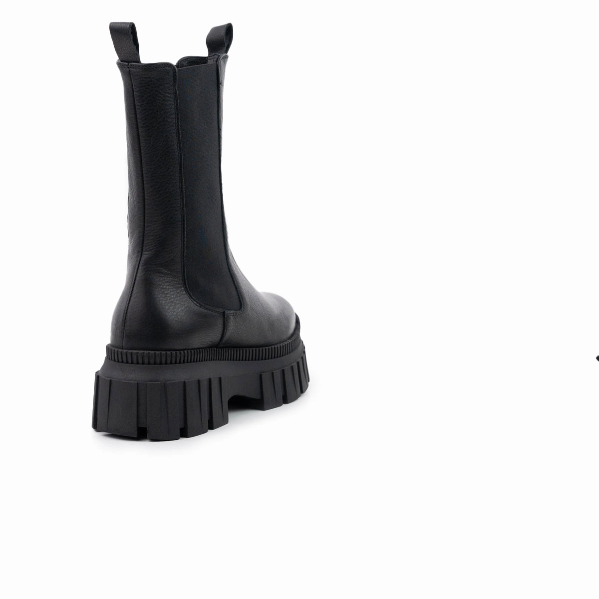 Goyle Black Leather Relaxed Refinement