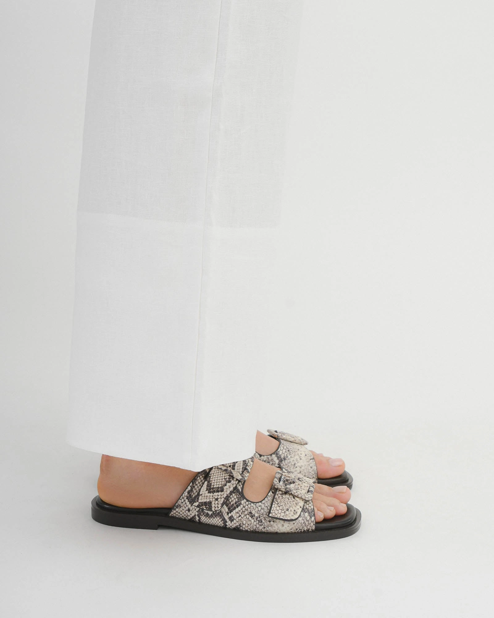 Modular Uniform Fluid Lifestyle Sebastian Flat Slide Natural Snake Print Leather
