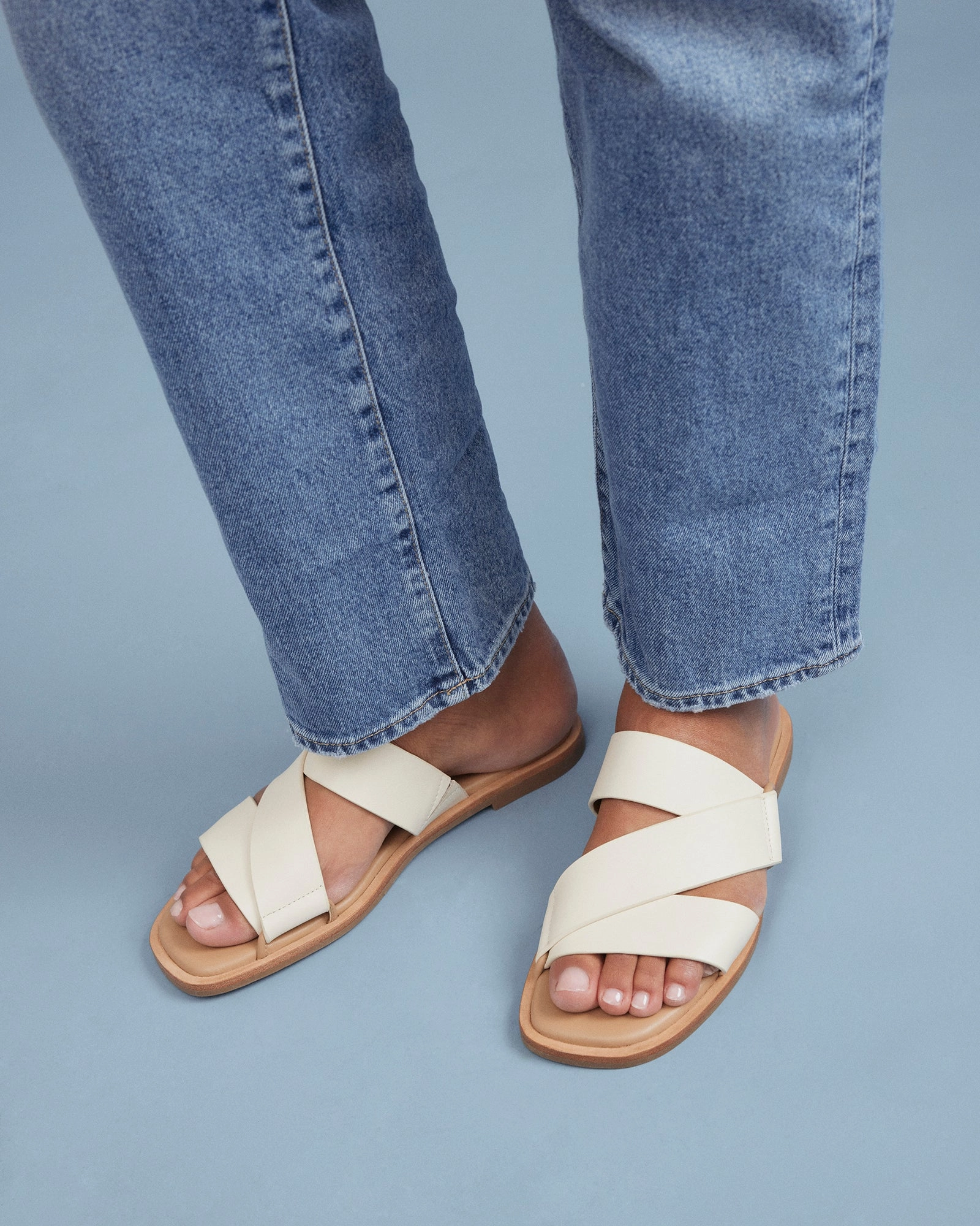Flow-Wear Future Rhythm Inspired Shelby Flat Slides Off White Leather