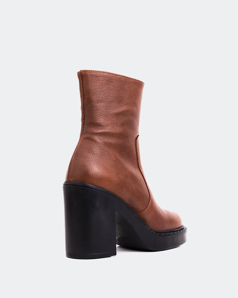 Low-Key Performance Shivers Tan Leather