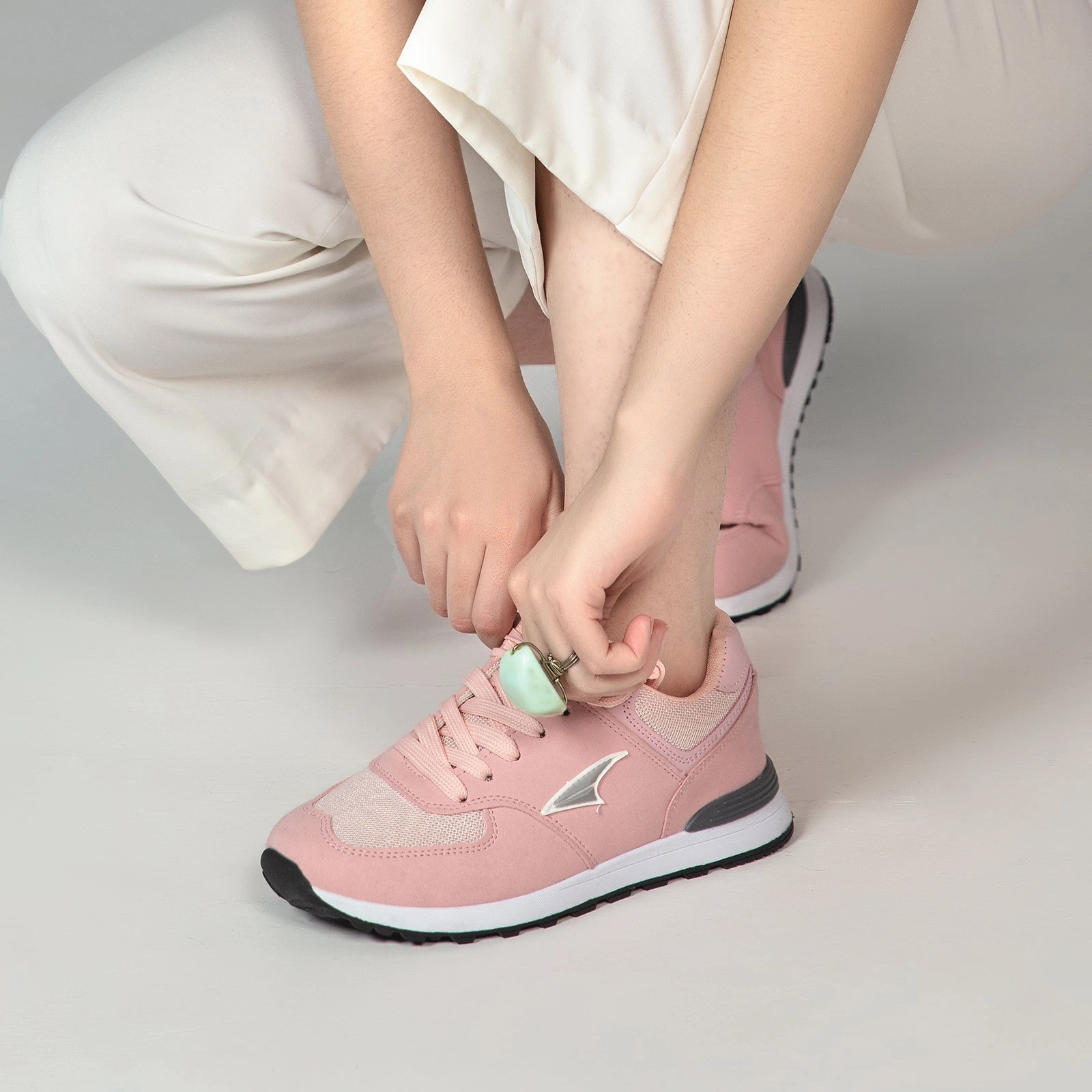 Women'S Easy Fit Sneakers Future Lines