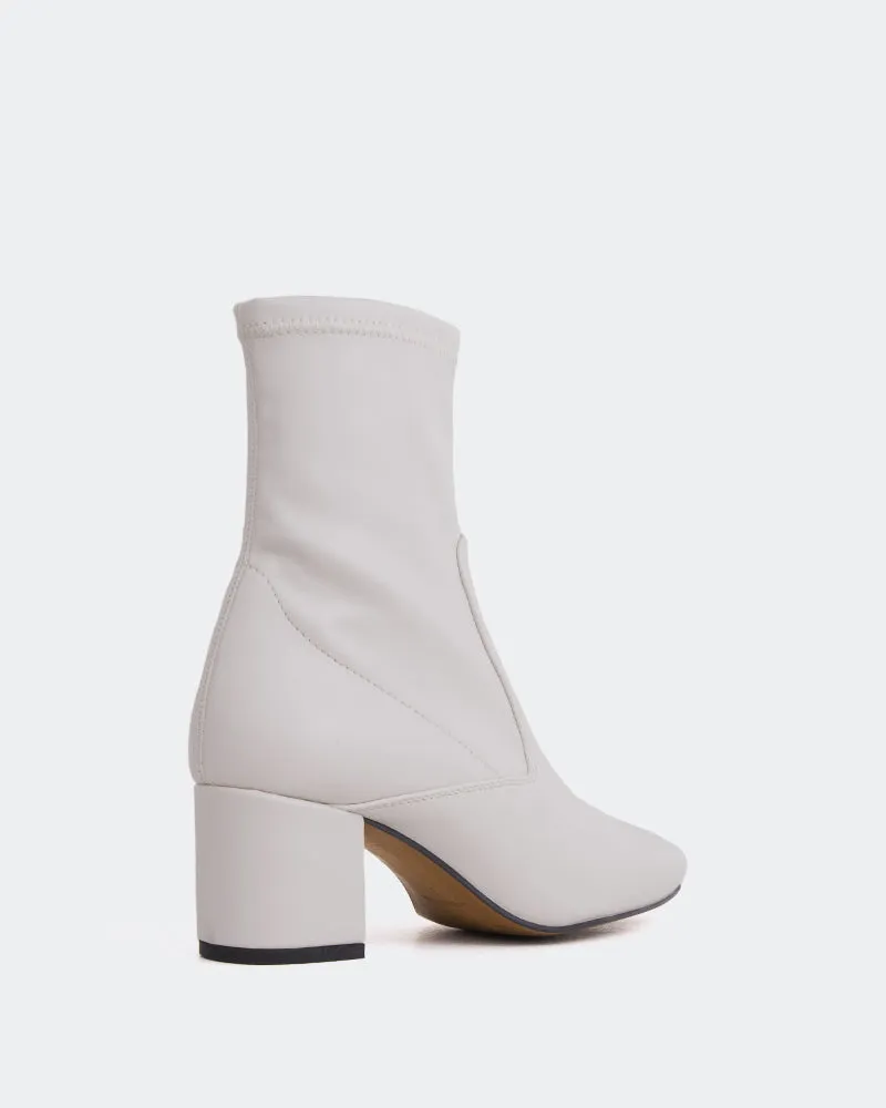 Motion Living Montigny Off White Stretch