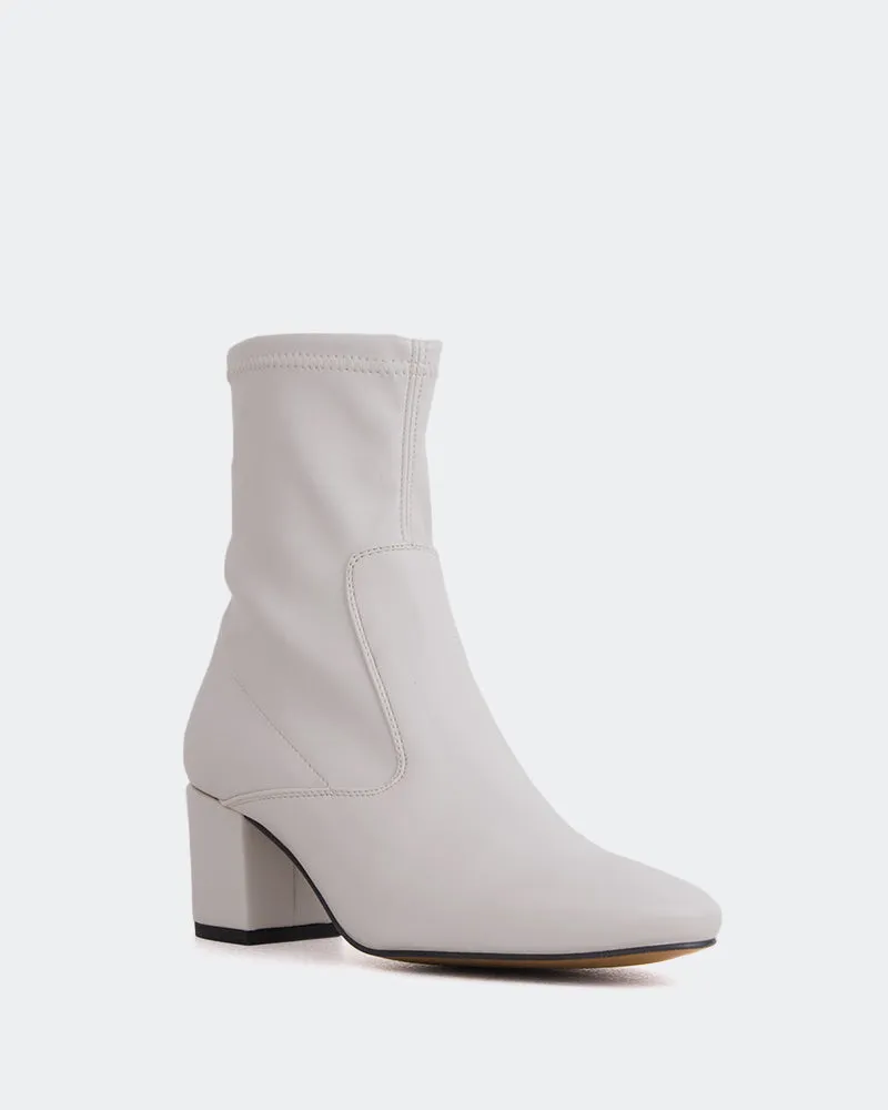 Montigny Off White Stretch Subtle Signature