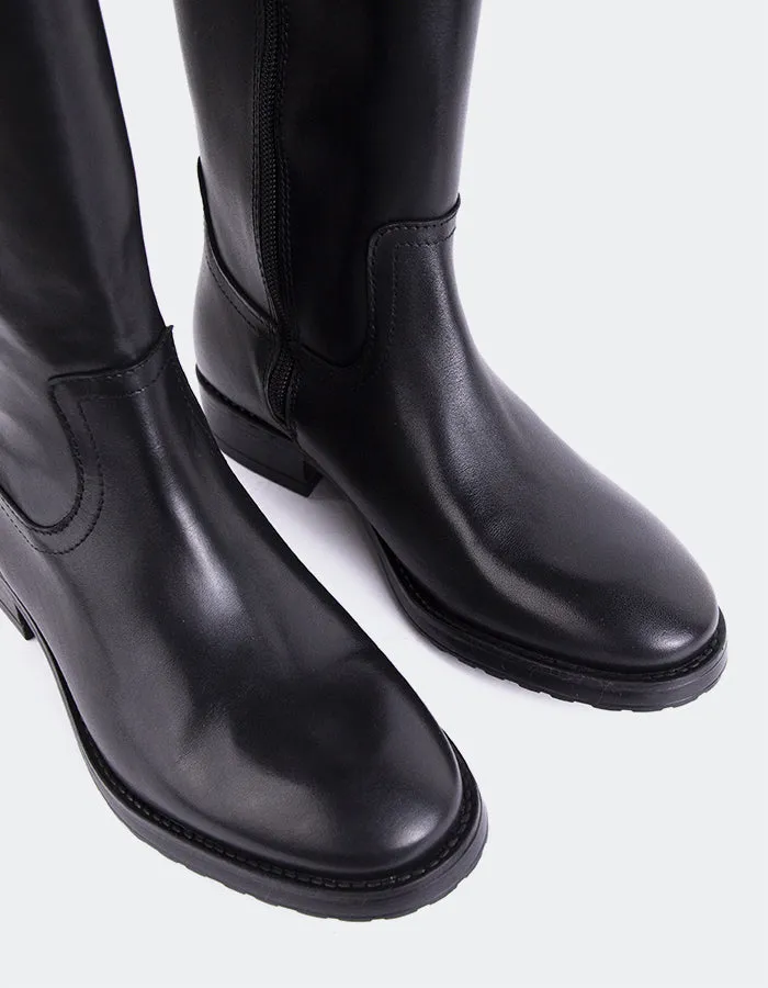 Delorre Black Leather Ready For Change