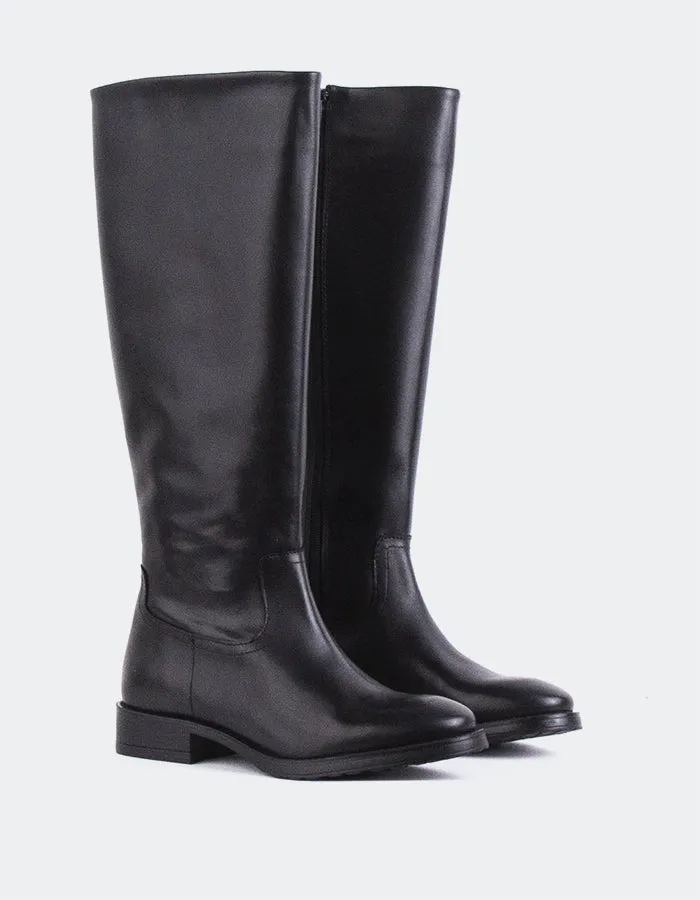 Minimal Details Delorre Black Leather