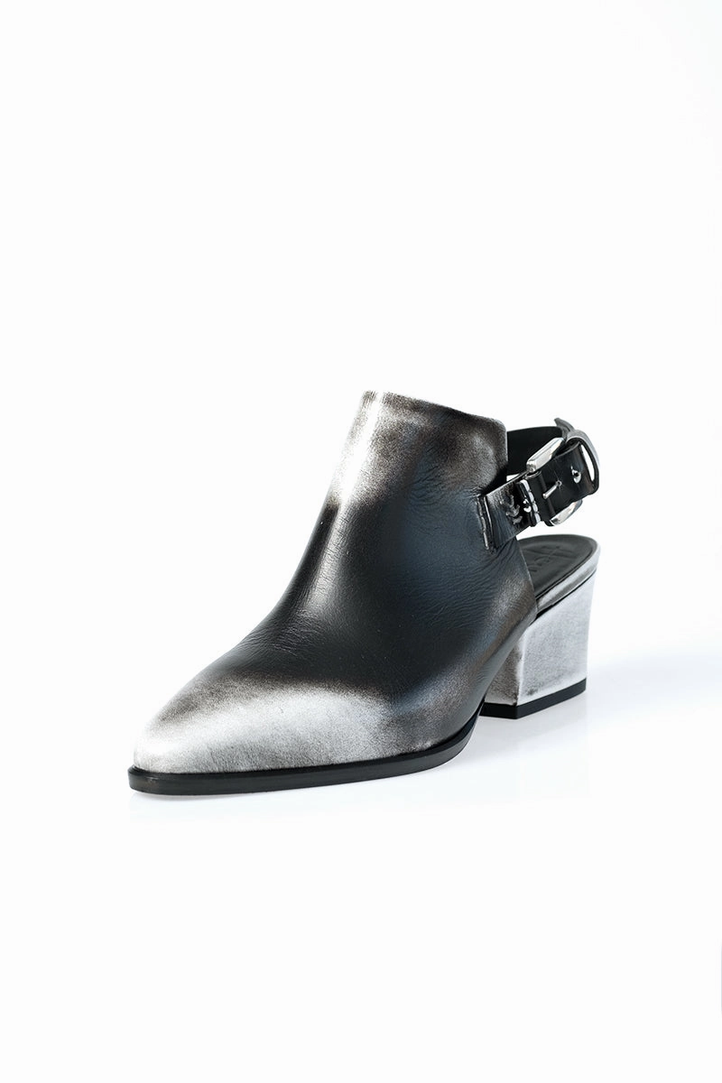 Leather Shoes In Matte Calf Spazzolato Nero Design Under Control Layer Smart