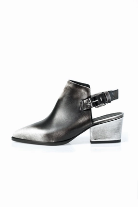 Leather Shoes In Matte Calf Spazzolato Nero Adapted Living Clean-Life Gear