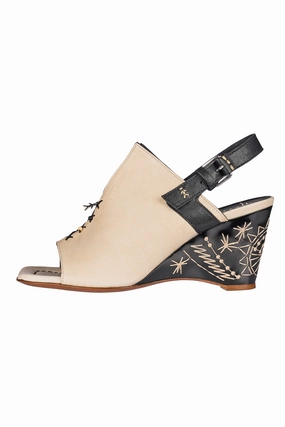 Smooth Layers Leather Wedge Sandal In Old Iron Cream And Black
