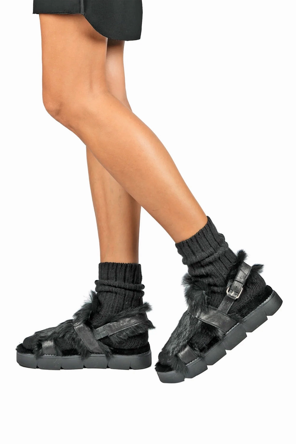 Leather Vegetal Wash Sandal With Fur In Nero Flex And Fit Precision Style