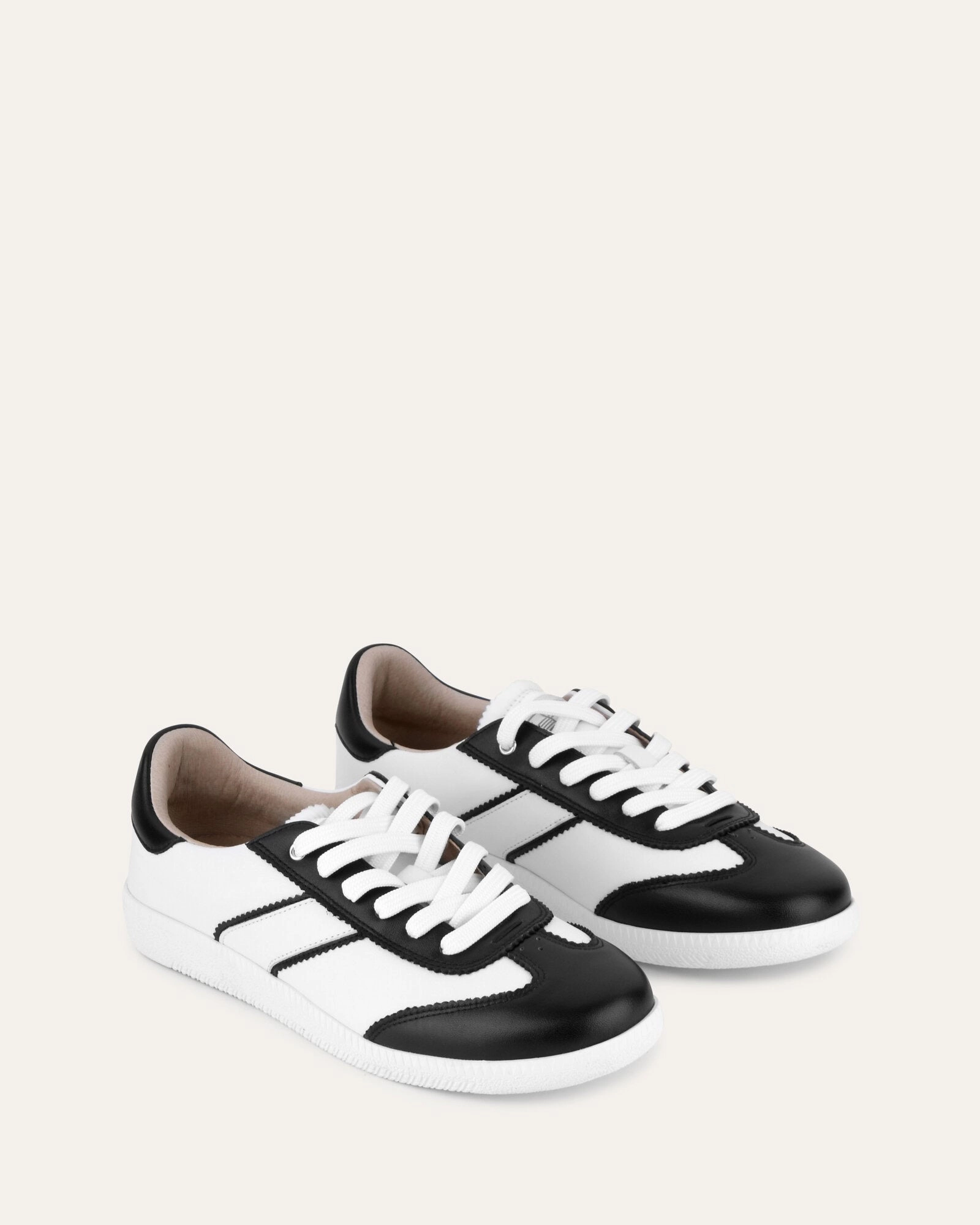 Lola Sneakers Black White Leather Modern Momentum