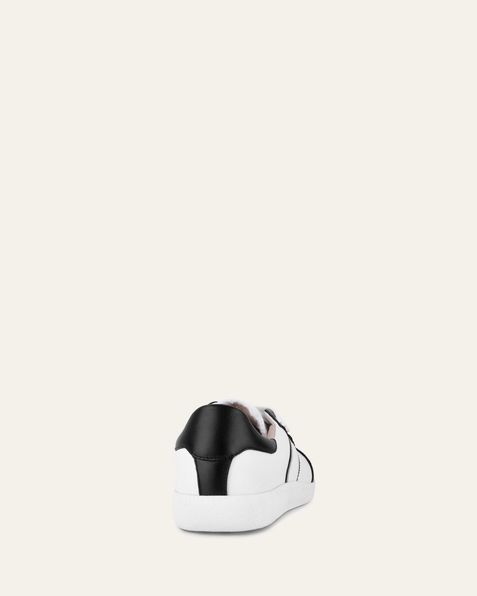 Lola Sneakers Black White Leather Precision Comfort Functional Aesthetic