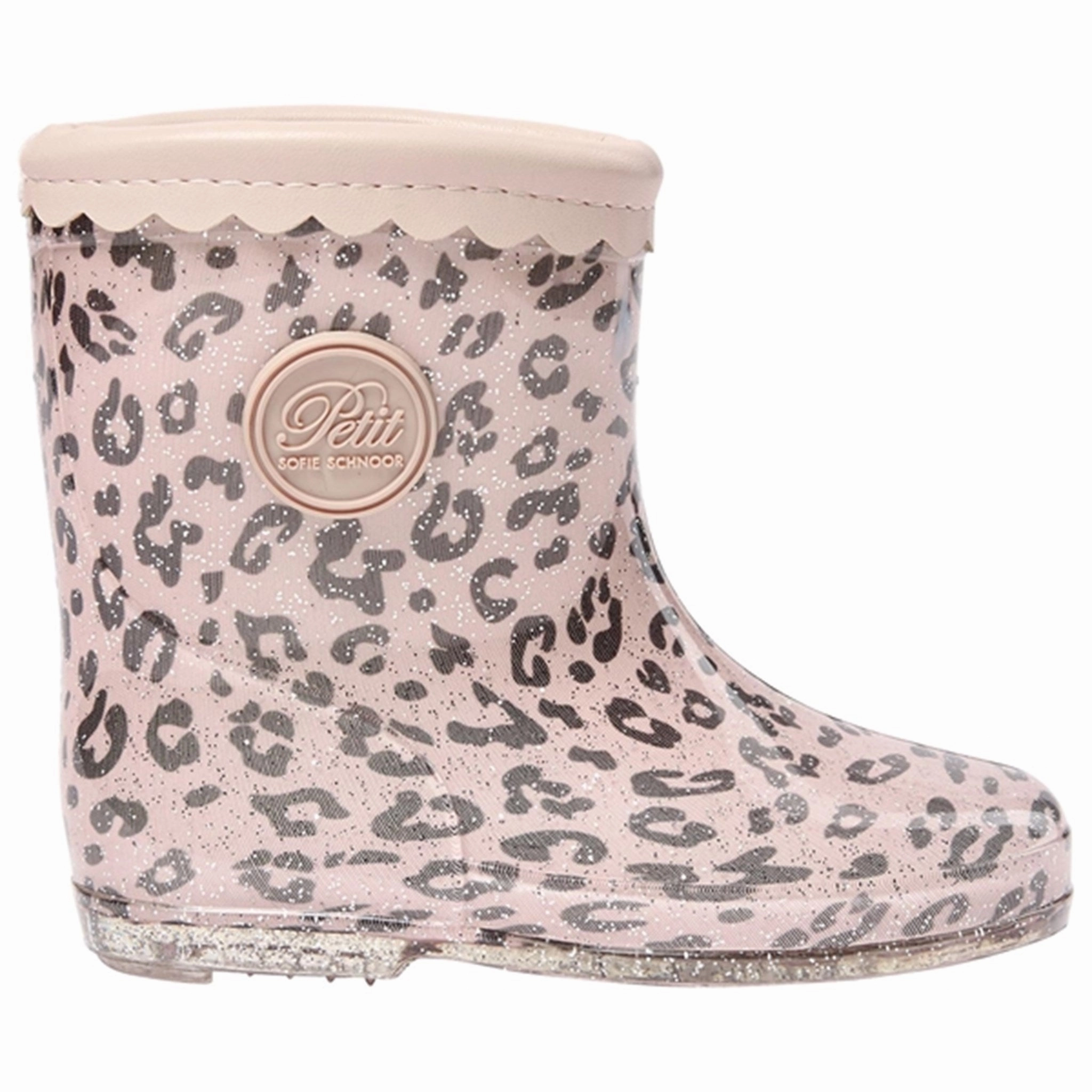 Modern Wearables Purpose-First Outfit Sofie Schnoor Leopard Rubber Boot