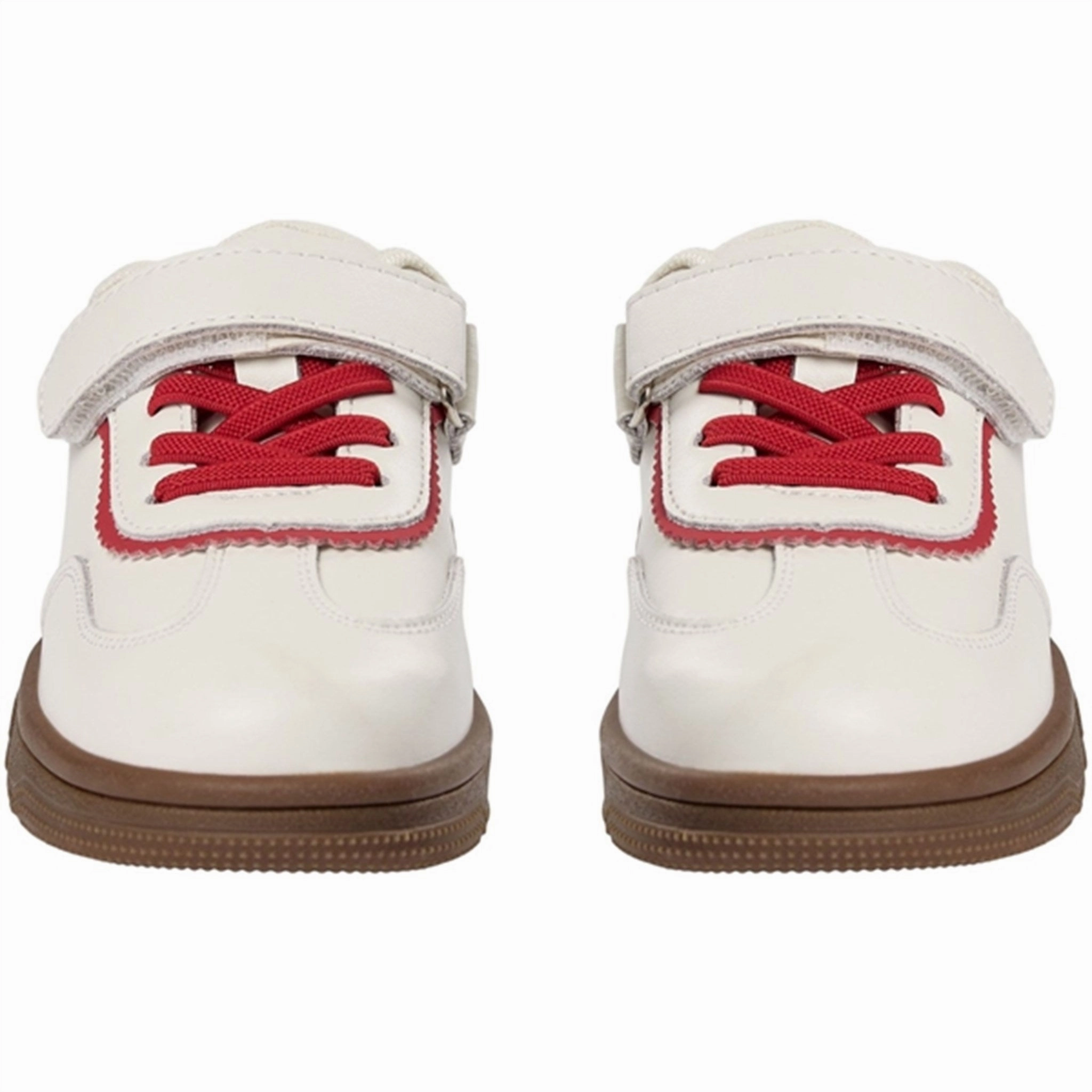 Ready When You Are Adaptive Style Sofie Schnoor Off White Shoe