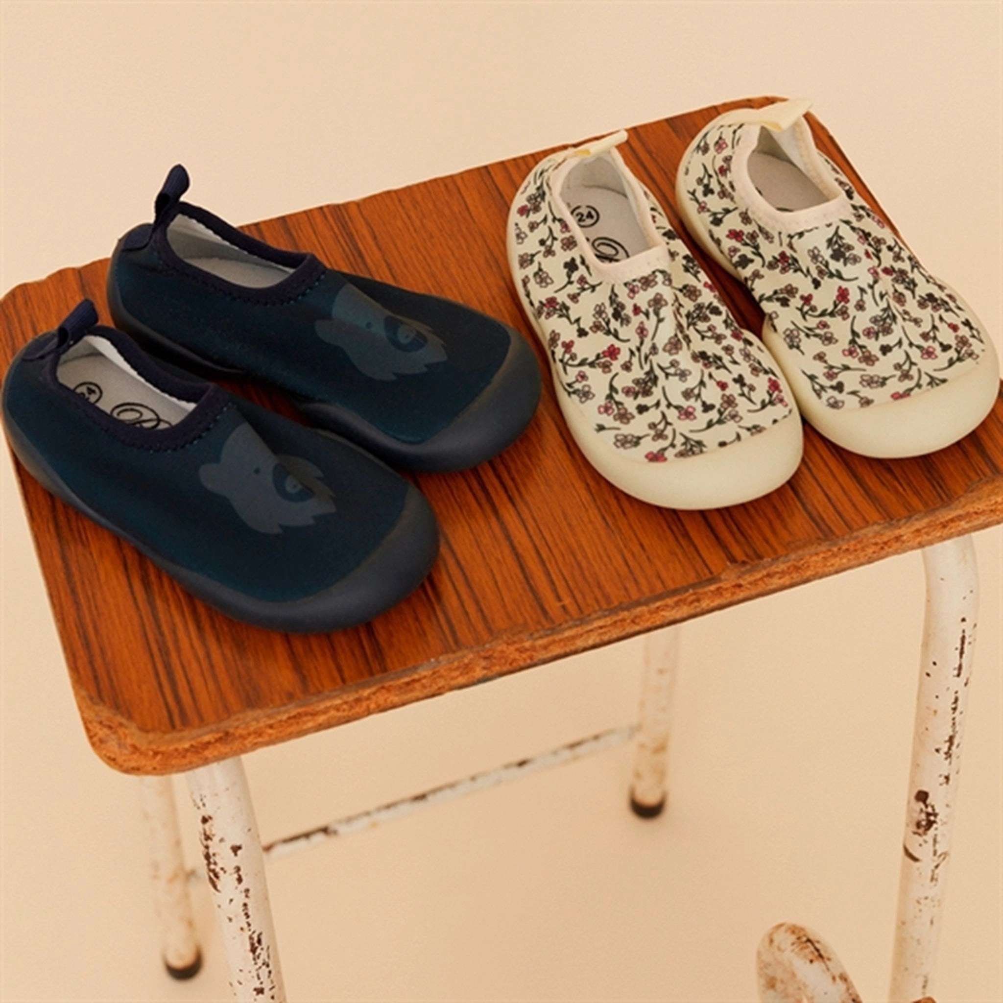 Elevated Simplicity Sofie Schnoor Swim Shoes Aop Flower