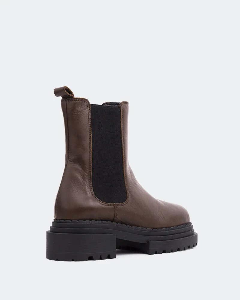 Motion-Driven Wear Pacio Brown Leather