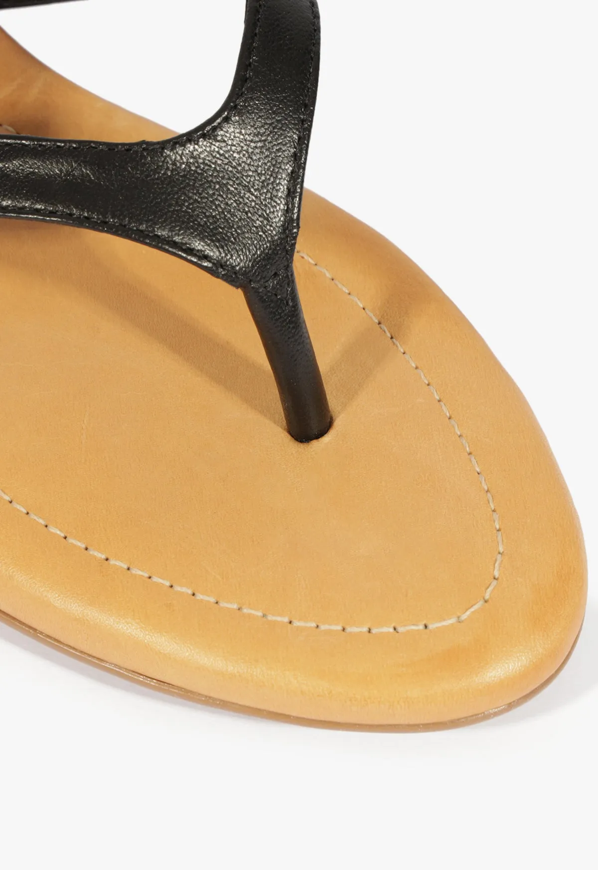 Instant Outfit Sonia Black Leather Flat Sandal