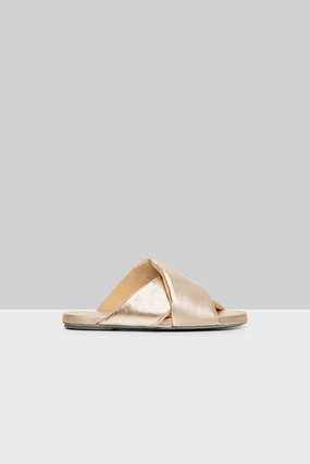Essential Uniform Go-To Gear Spanciata Laminated Leather Slide Sandal In Platino