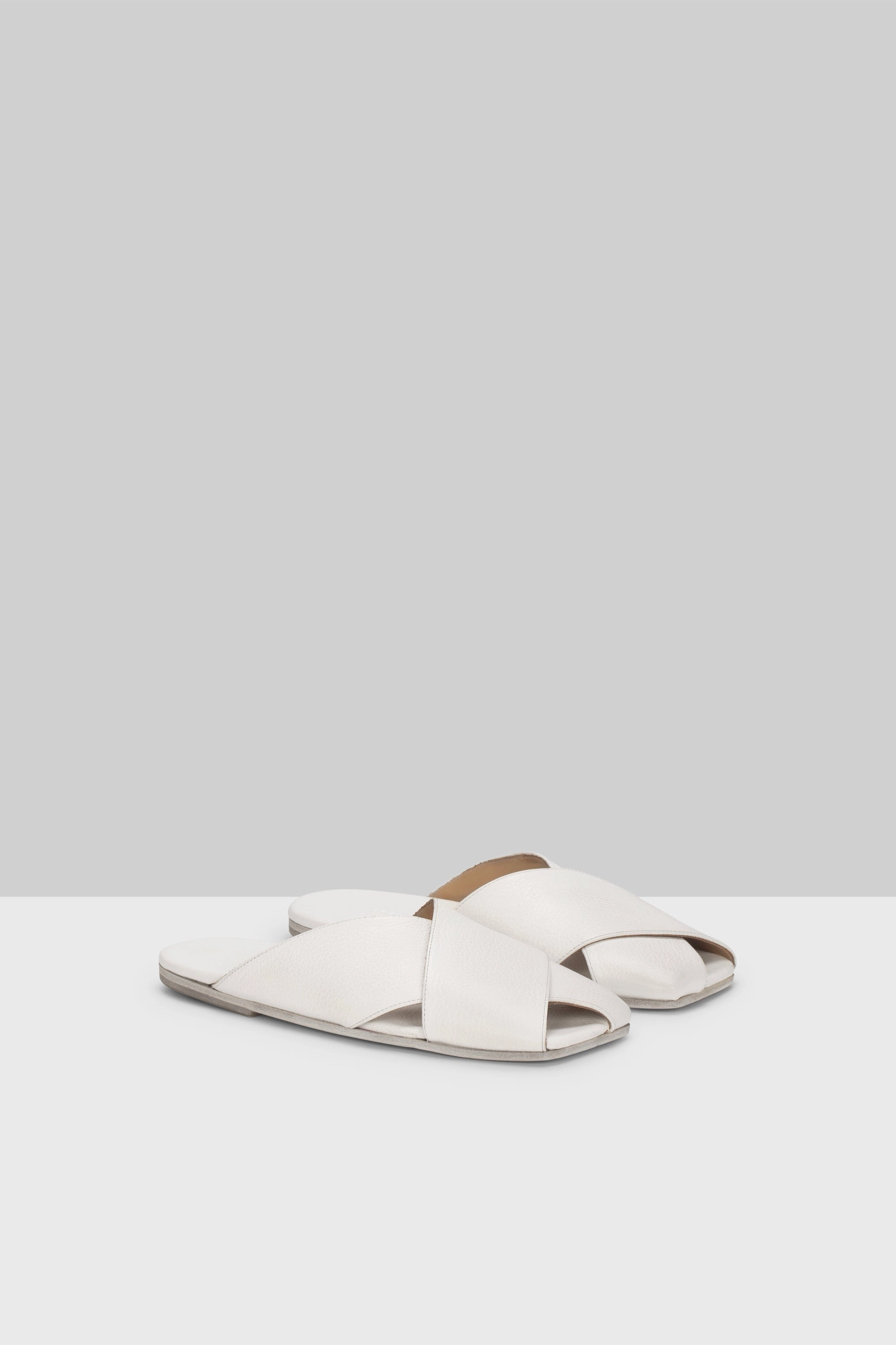 Spatola Crossover Leather Slide In Optical White Form-Centered Modern Build