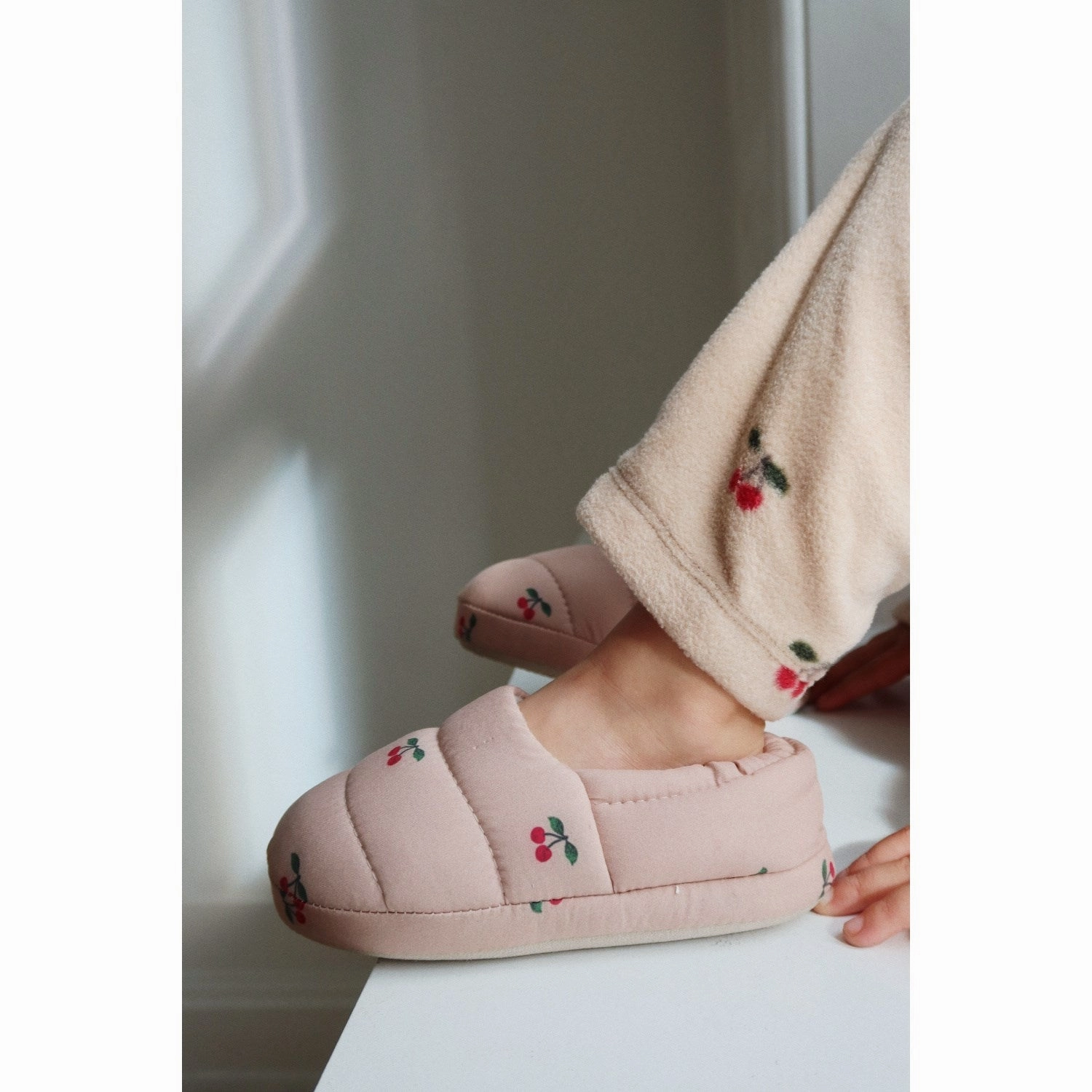 Clarity Wear Streamlined By Design Konges Sl?Jd Cherry Blush Globe Footies