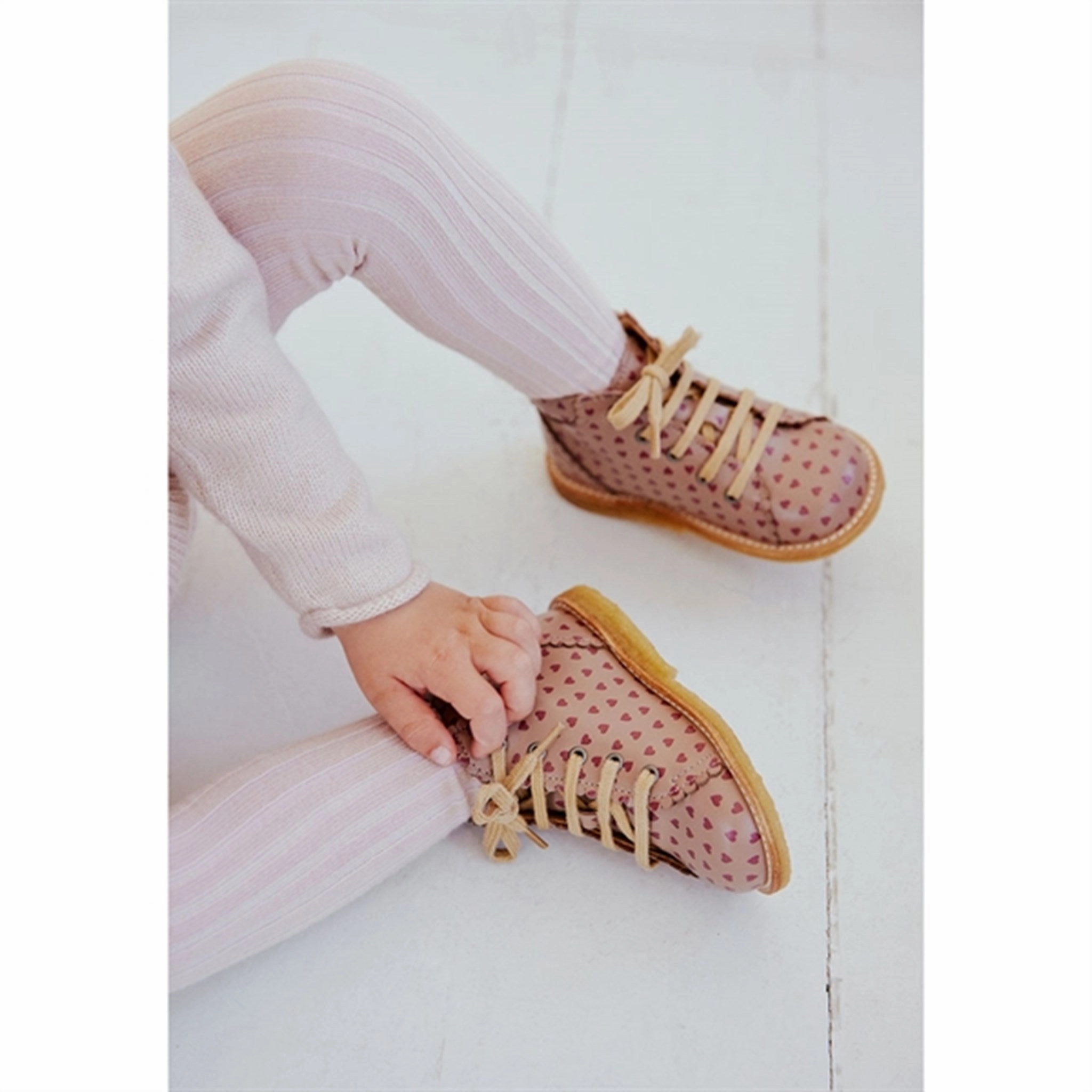 Refined Balance Angulus Starter Shoe With Hearts And Lace Make-Up