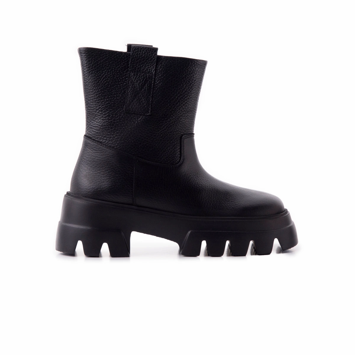 Alaska Black Leather Quiet City Style Fluid-Form Design