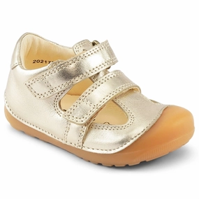 Sleek Presence Modern Identity Bundgaard Petit Sandal Champagne