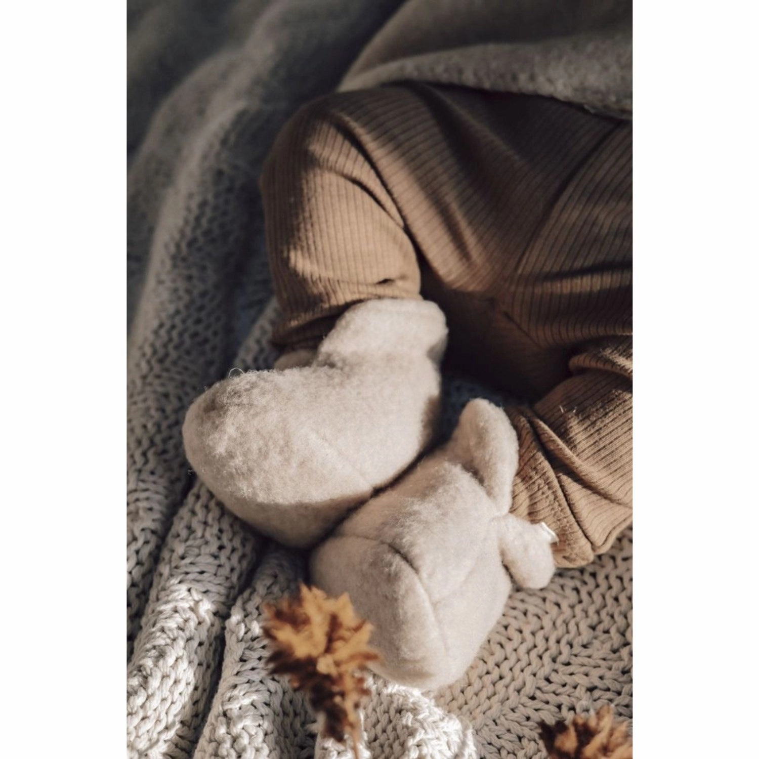 Alwero Beige Newborn Slippers Virgin Wool Designed To Layer