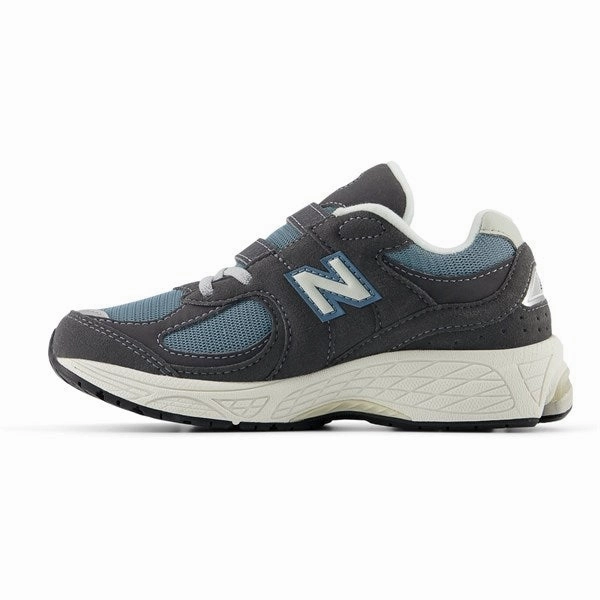 Wear The Moment Form In Action New Balance 2002 Alternative Closure Sneakers Magnet