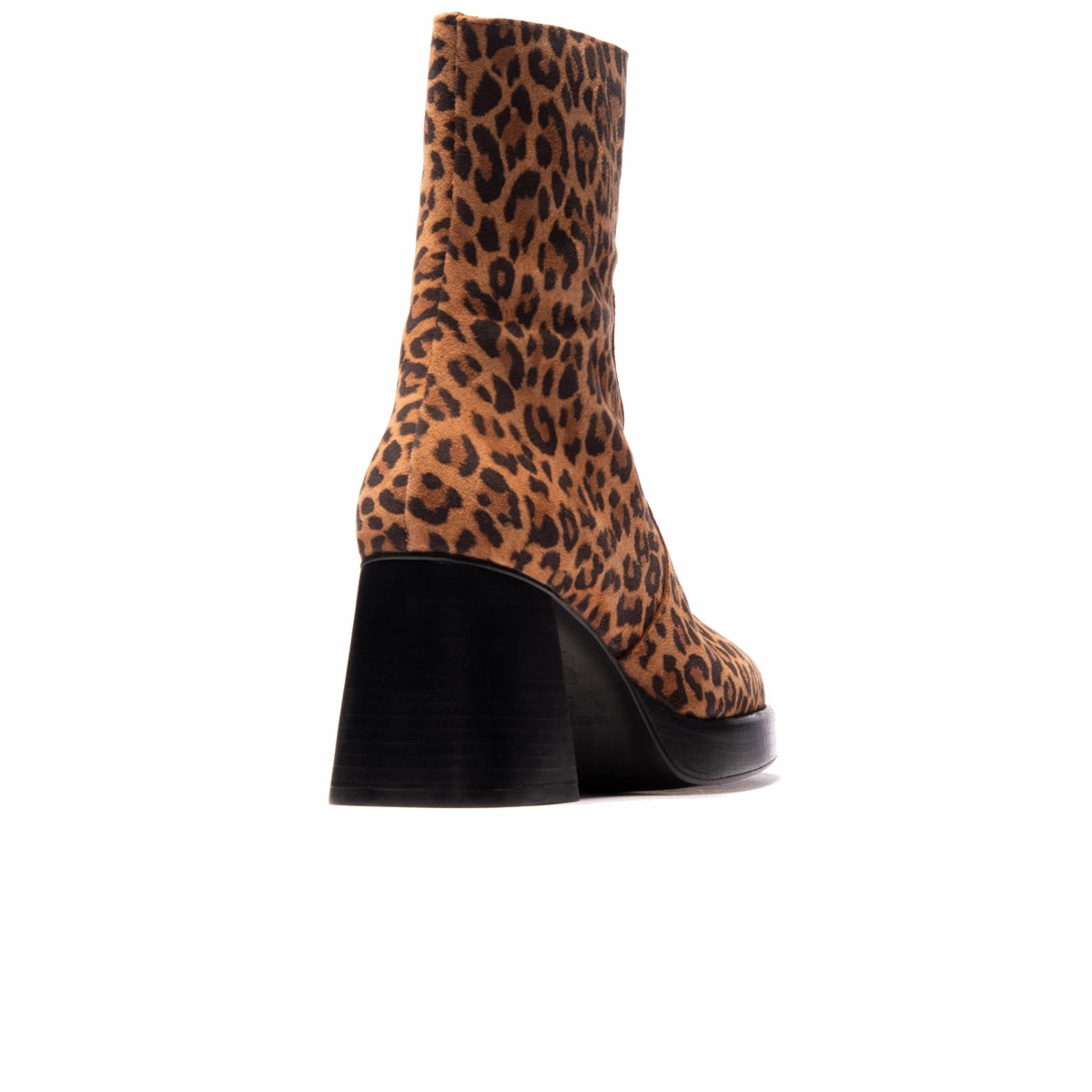 Versatile Mood Sullivan Tan Leopard
