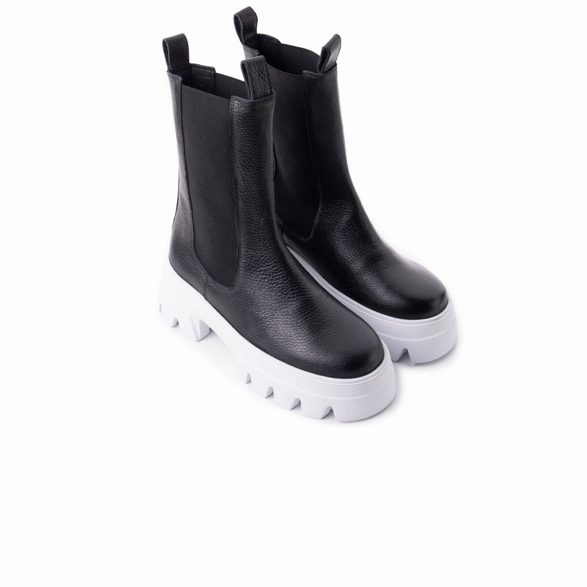 Tacoma Black Leather/White Sole The New Essential