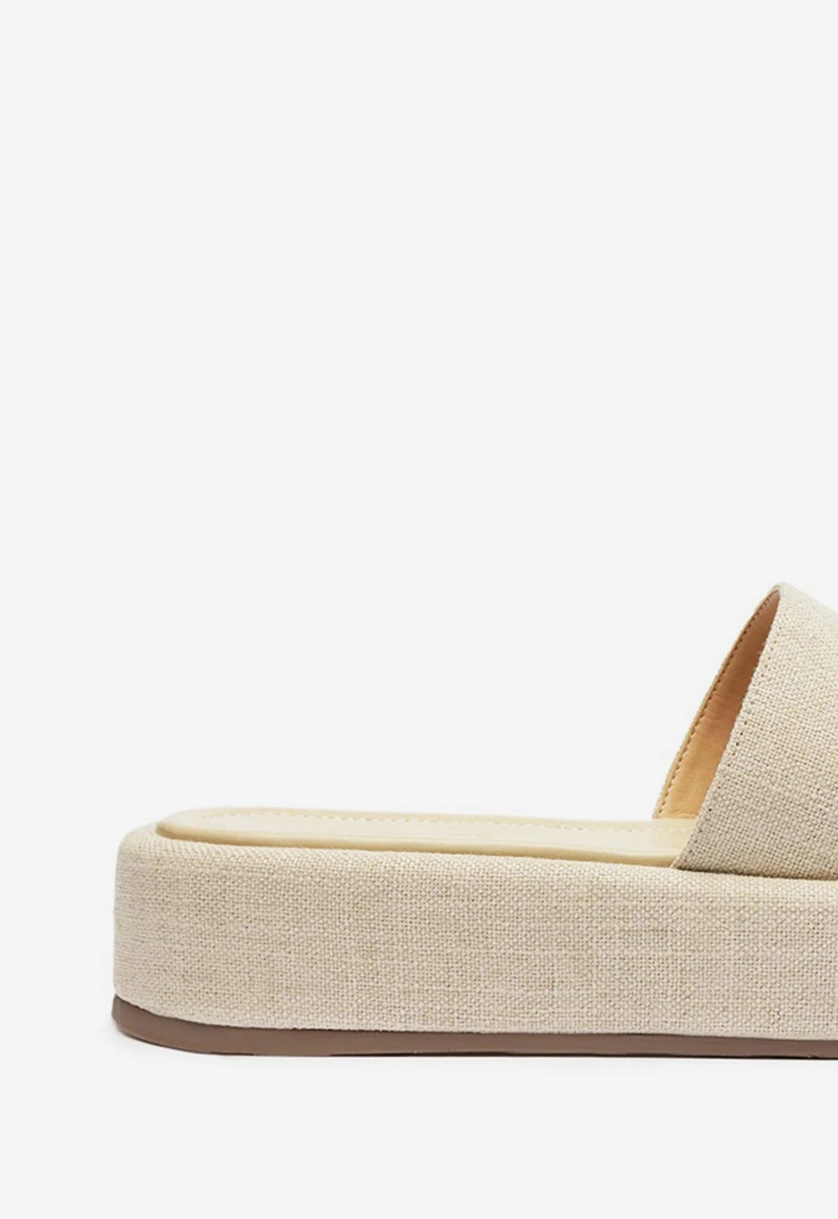 Yara Linen Flatform Soft Structure Understated Utility