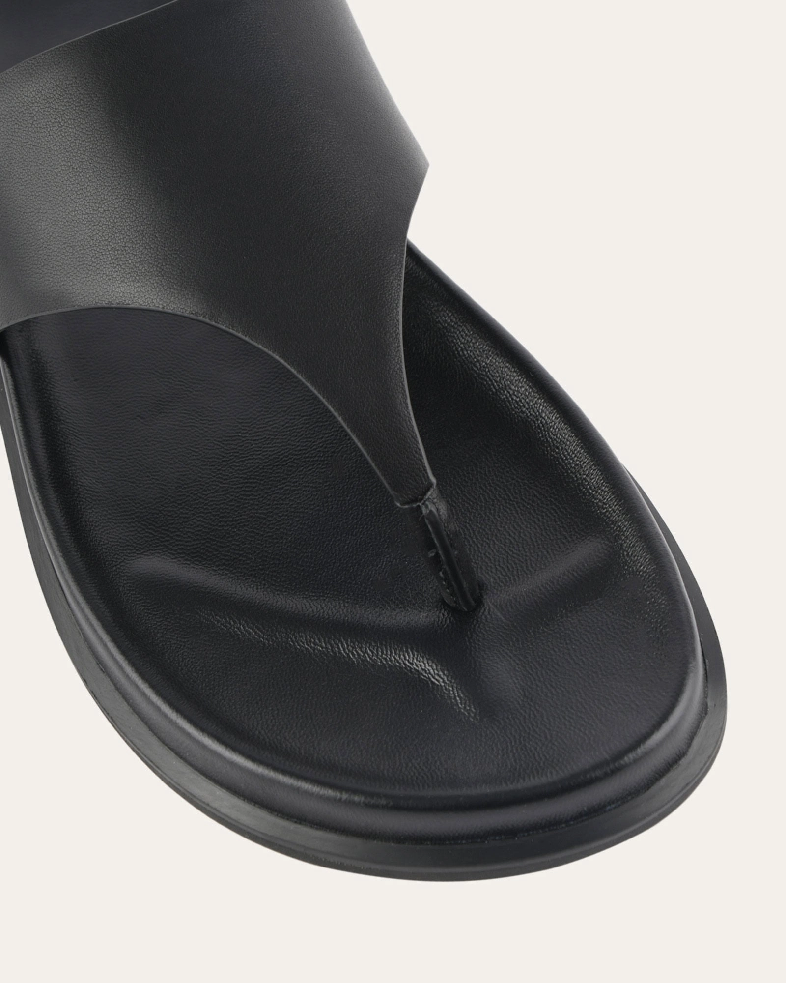 Toby Flat Sandals Black Leather Refined Moves Engineered Comfort