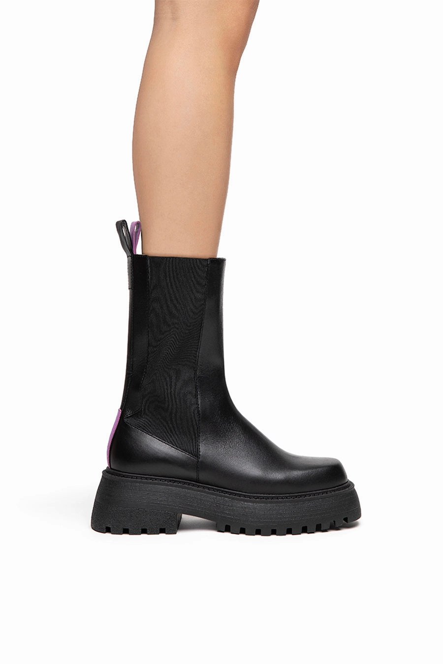 Relaxed Refinement Tokio Lord Boot In Black