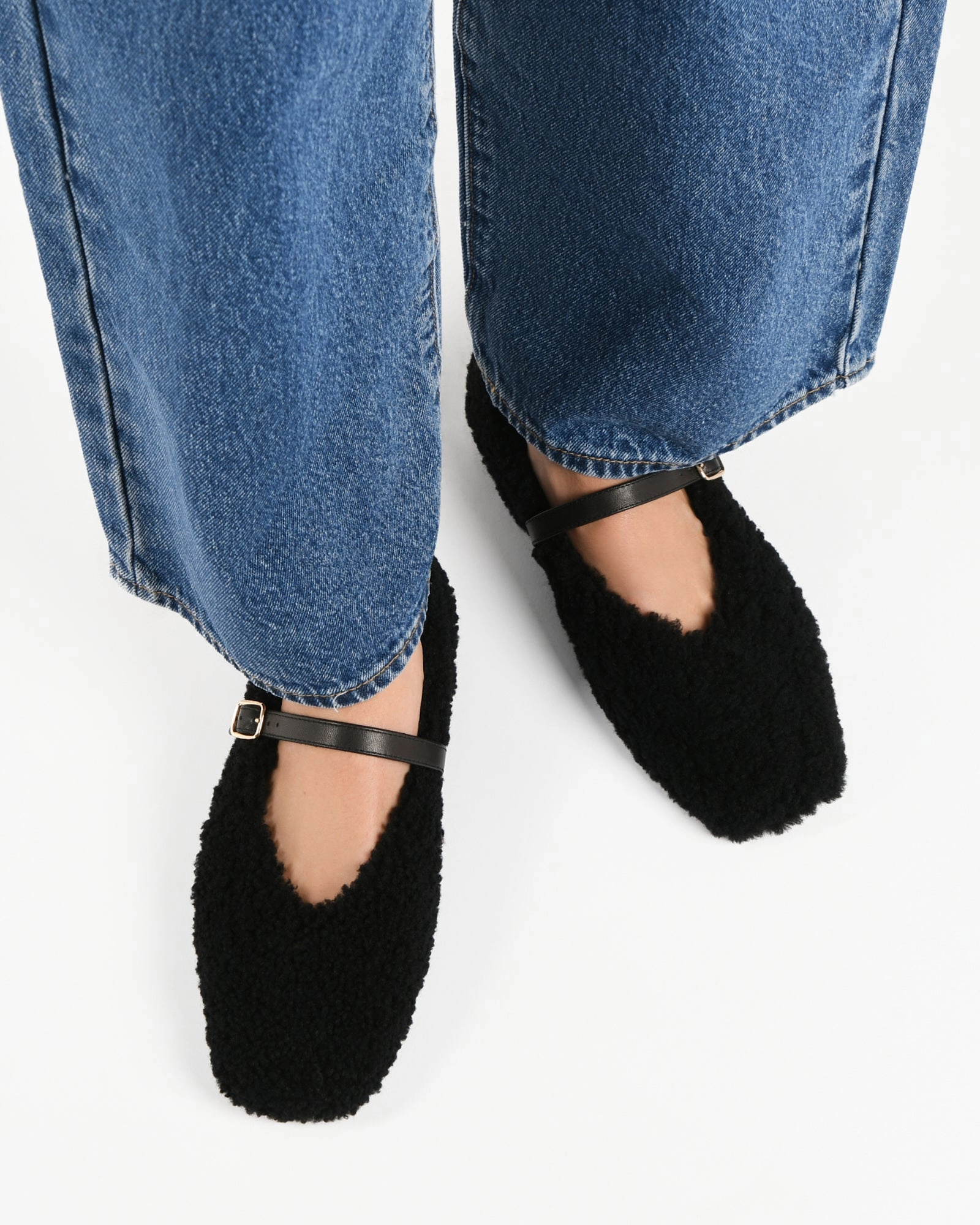 April Casual Flats Black Shearling Refined Edge