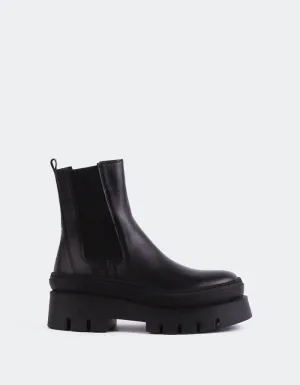 Delya Black Leather Go-Gear Live Refined