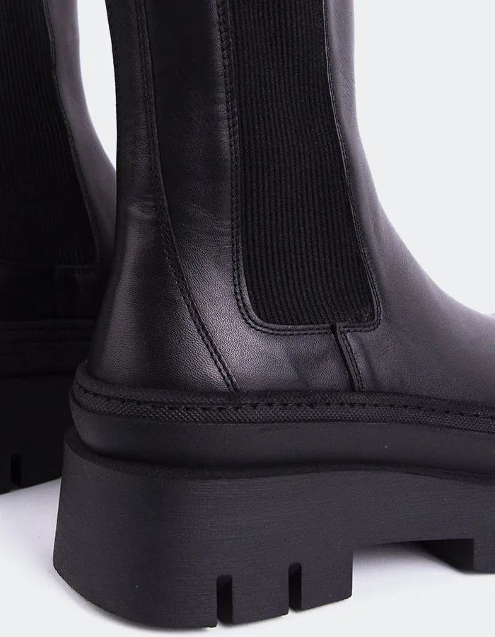 Designed To Layer Movement Reimagined Delya Black Leather