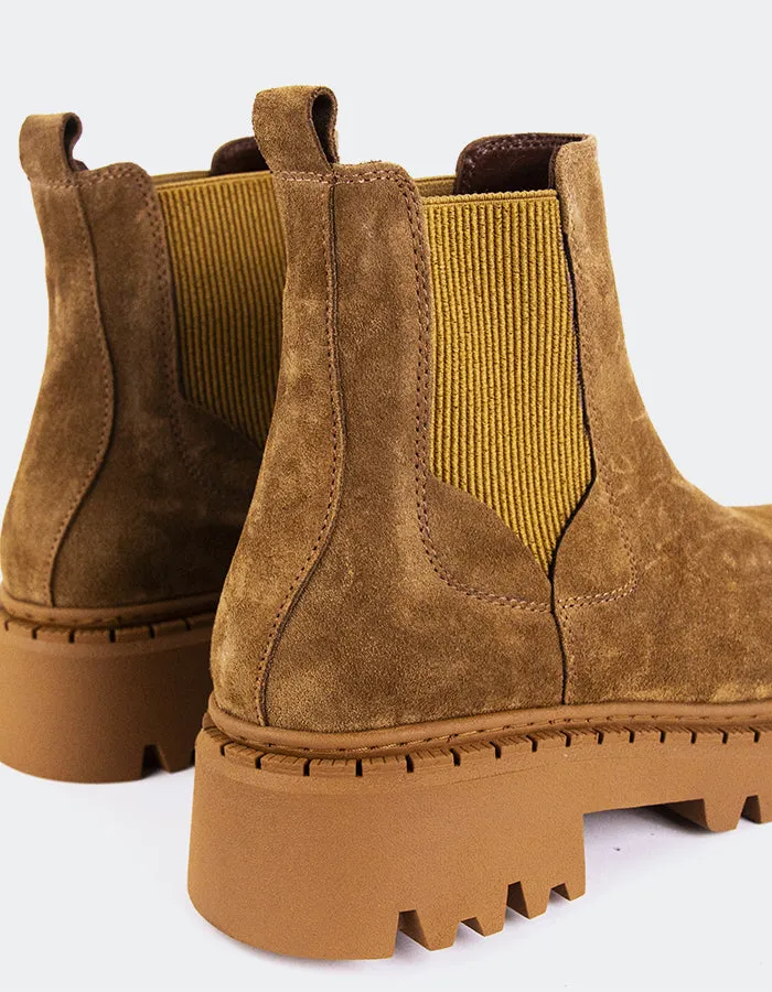 Motion-Minded Go-Easy Gear Hayes Tan Suede