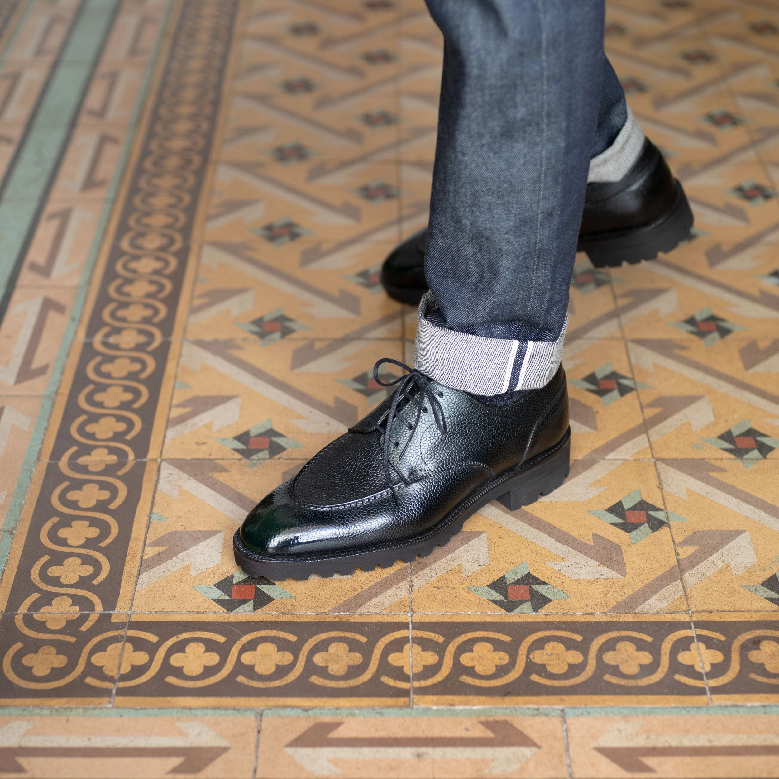 Balance Meets Style Structured Motion Gaspar Derby Mto - Black Forest