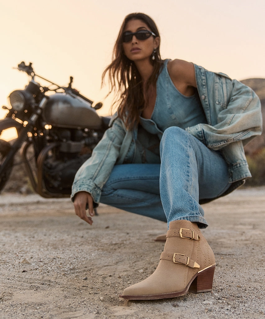 Ronnie Booties Camel Suede Move Smarter