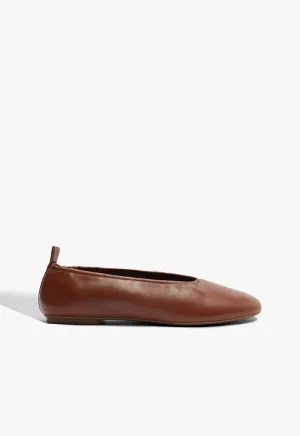 Forward-Looking Fit Modern Utility Eudora Leather Flat