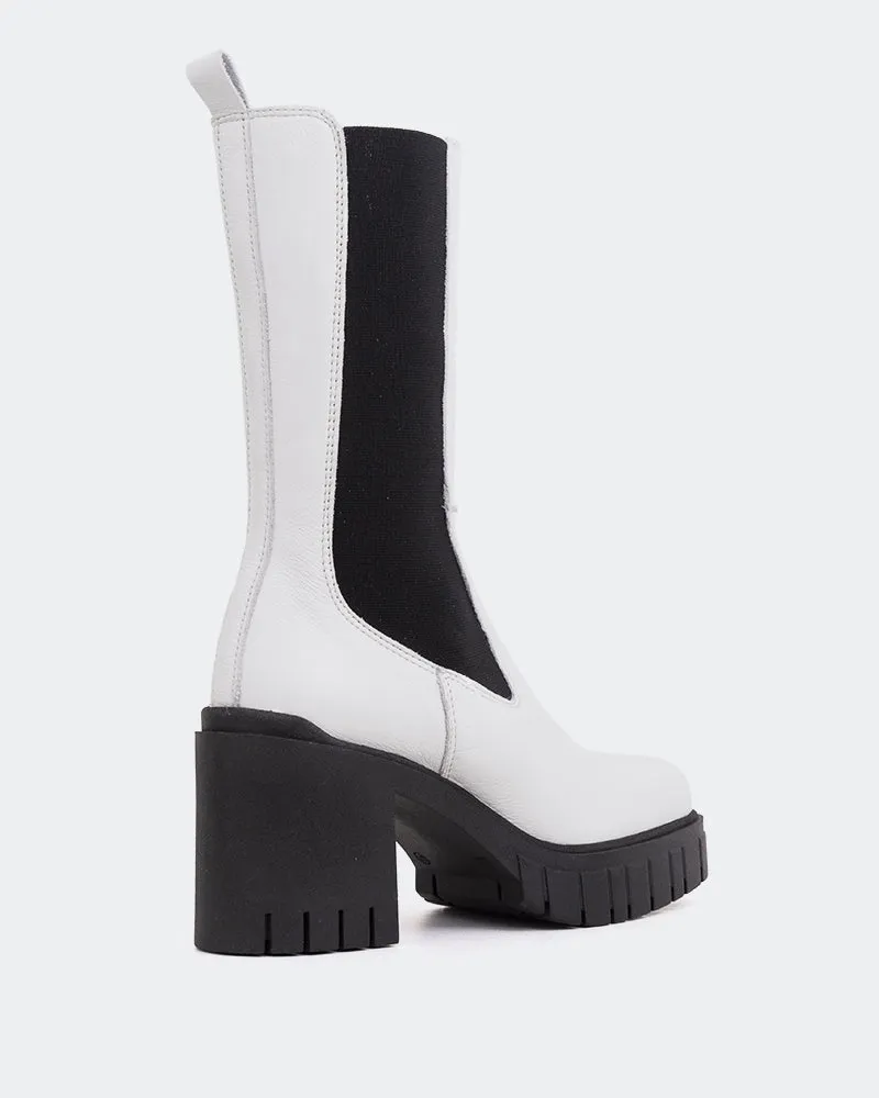 Vienne White Leather Creative Layers Go-Anywhere Style