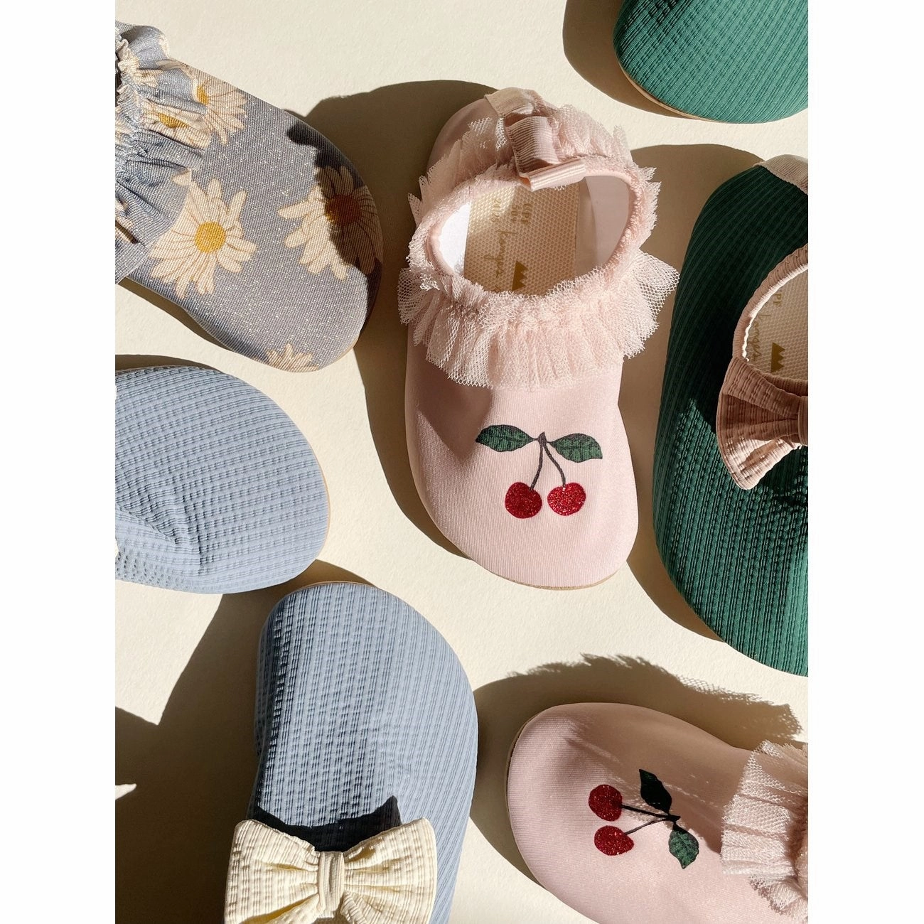 Konges Sl?Jd Bowie Swim Shoes Smoke Pine Bold Looks In-Motion Look