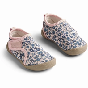 Ease-Forward Fit Streamlined Look Wheat Beach Shoe Shawn Blue Flower Meadow