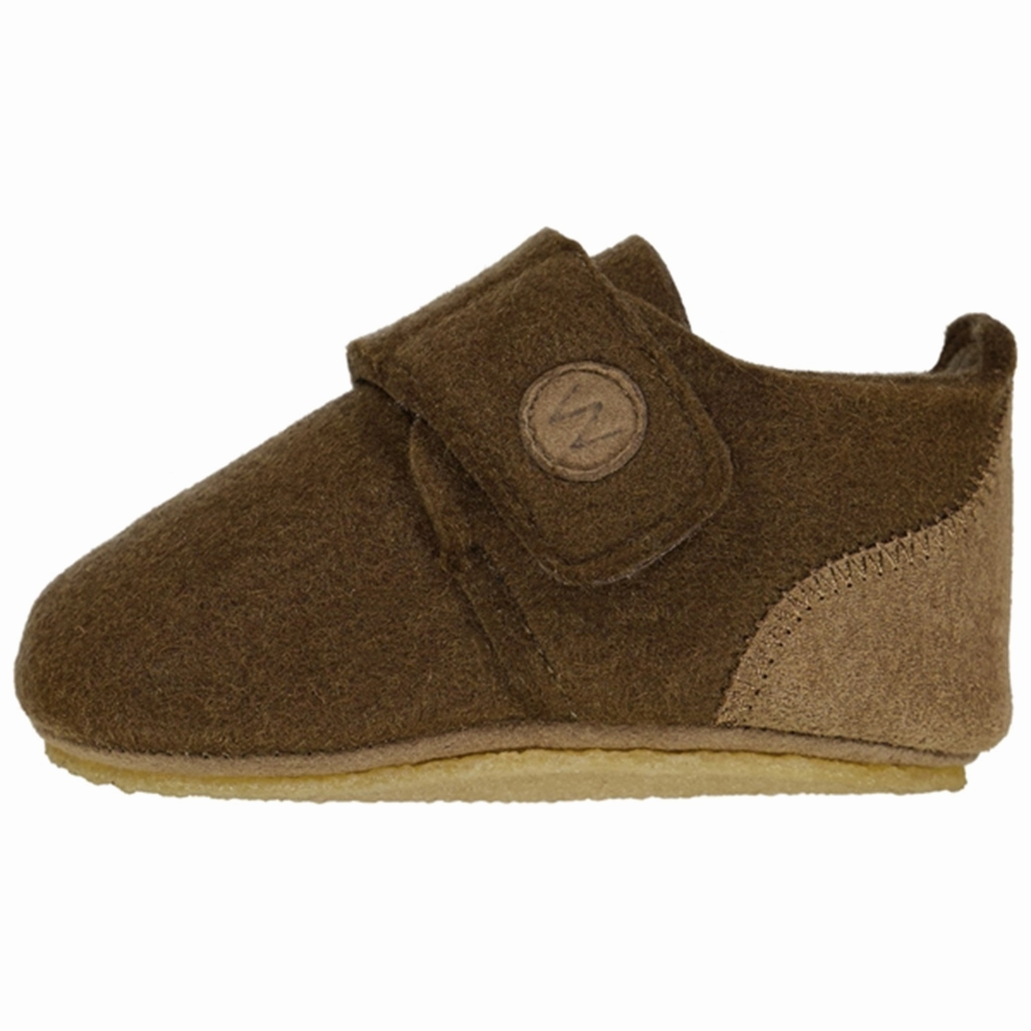 Wheat Marlin Filt Indoor Shoe Brown Seamless Outfit