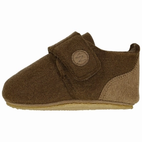 Wheat Marlin Filt Indoor Shoe Brown Seamless Outfit