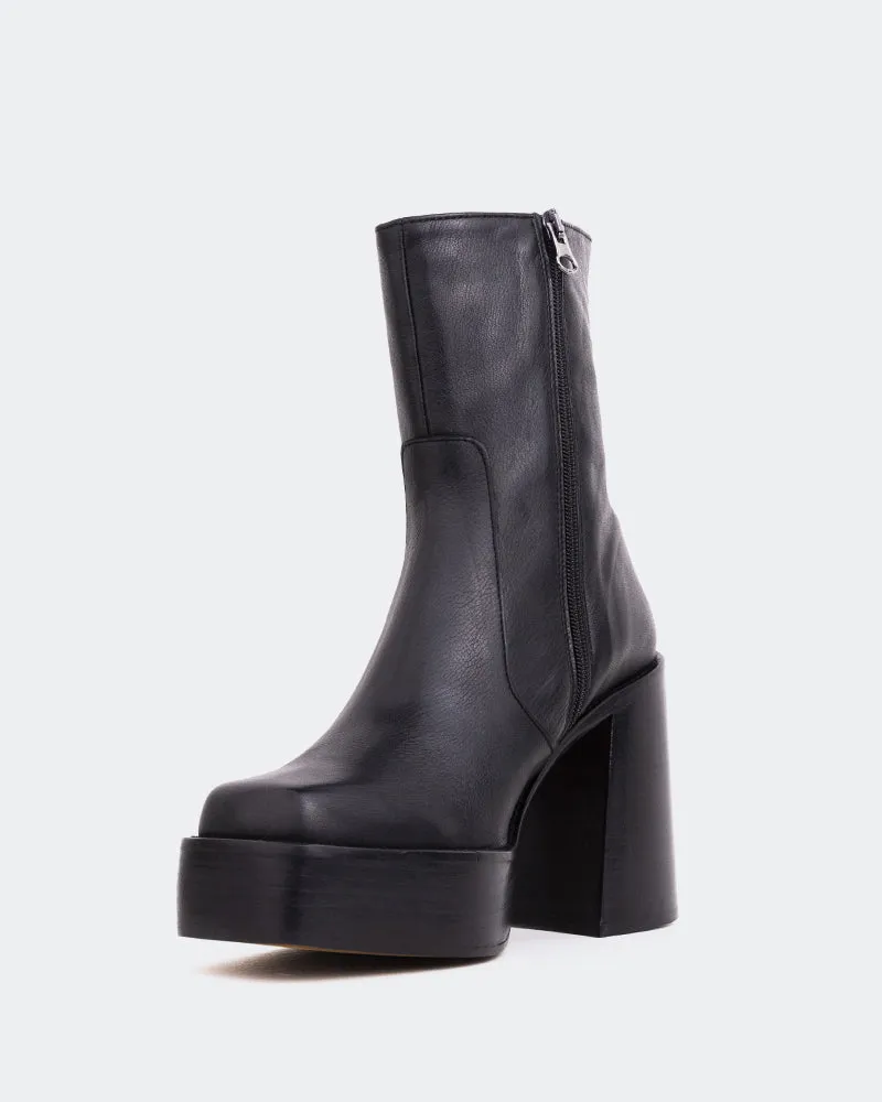Everyday Uniform Wicked Black Matte Leather