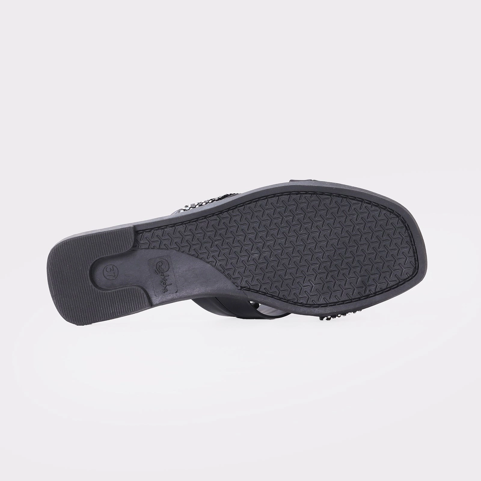 Women'S Cross Strapped Chappals Style That Adapts